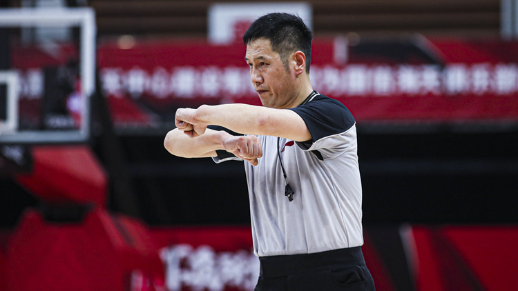 我校教师辛艮伟获评2021-2022中国男子篮球职业联赛十佳裁判员