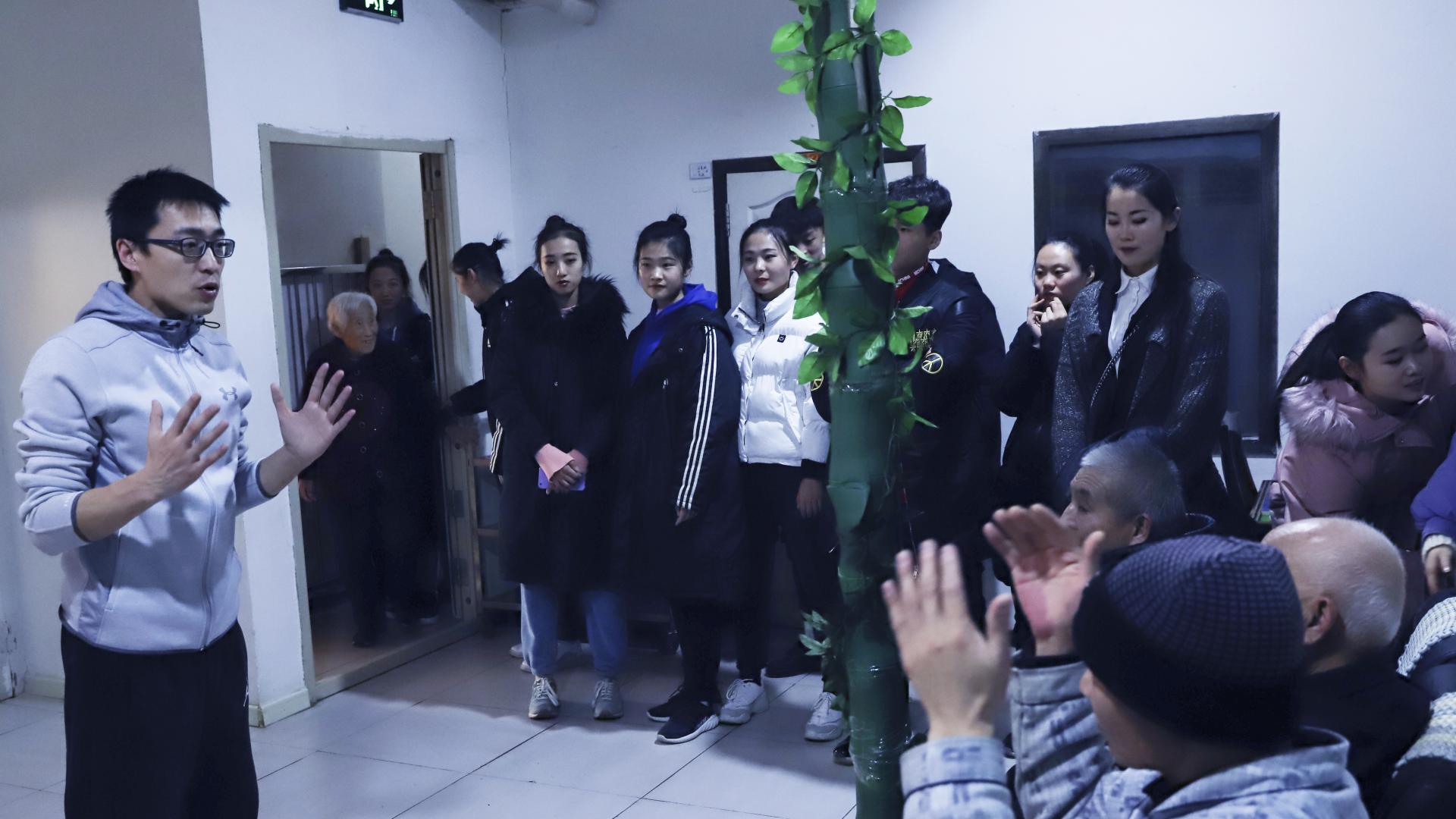 工会和武术与舞蹈学院联合开展献爱心服务社会活动