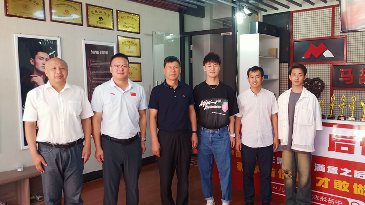 党委常委、副院长于文军带领武术与舞蹈学院赴朝阳开展访企拓岗