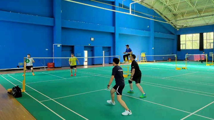 2021年教职工羽毛球比赛圆满落幕