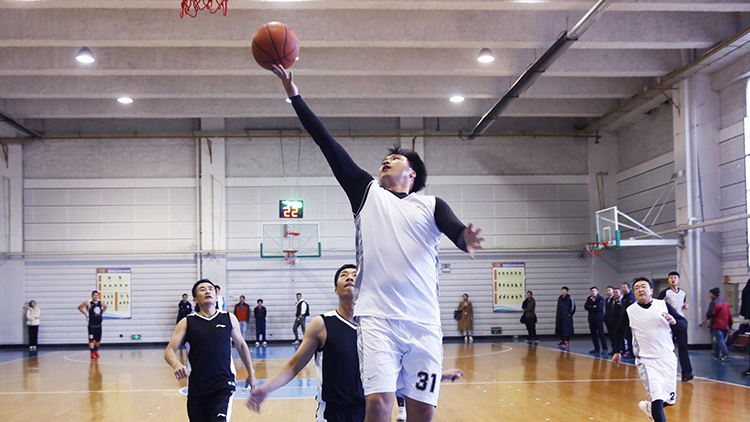 工会举办2018年教职工篮球赛