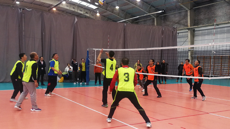 工会举办2019年看球吧
教职工气排球比赛