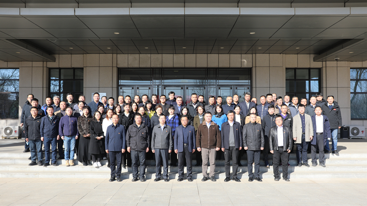 一次警示教育 一场精神洗礼——看球吧
开展领导干部反腐倡廉警示教育