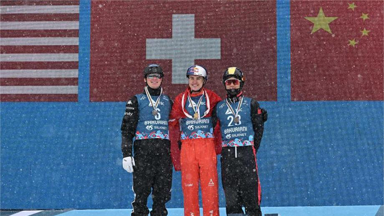 我校自由式滑雪空中技巧运动员国际赛事再获佳绩