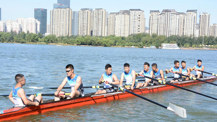 我校赛艇队参加首届盛京划船大赛获佳绩