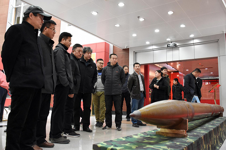 现代教育技术中心、学报编辑部党支部和沈阳理工大学现代教育中心党支部共同开展主题党日活动