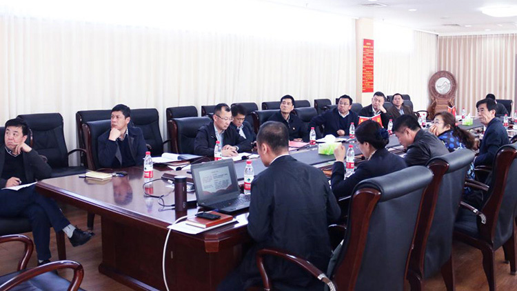 党委理论学习中心组召开理论学习扩大会学习两会精神