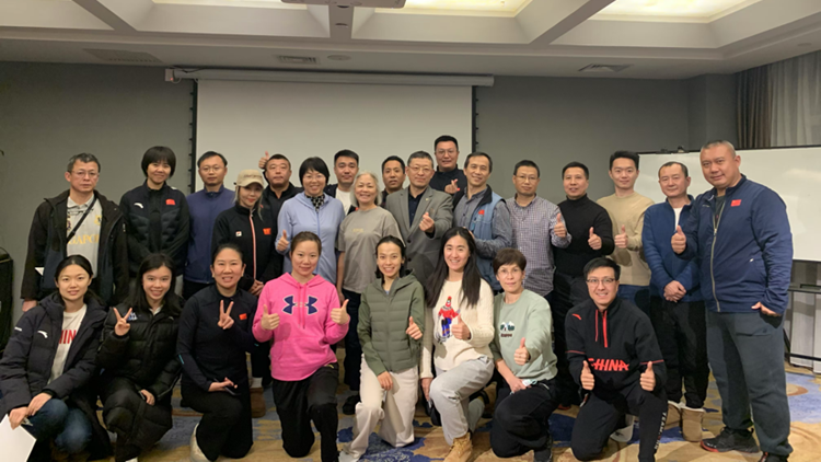 喜讯：我校教师徐囡囡晋升为自由式滑雪空中技巧国际级裁判员