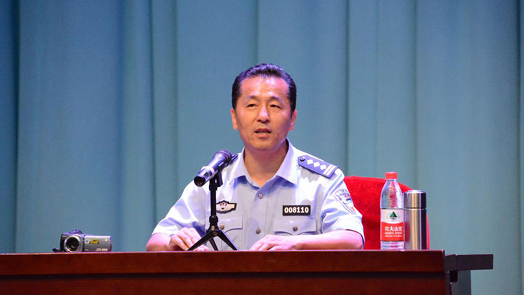 看球吧
举办系好人生第一粒扣子的人生观教育大讲堂