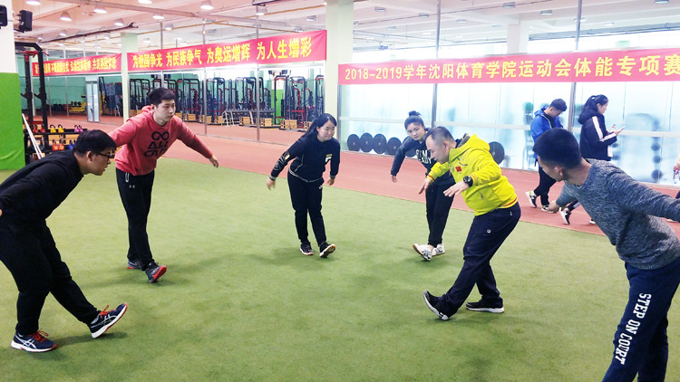 “运动训练学院大讲堂”深入社区普及科学健身