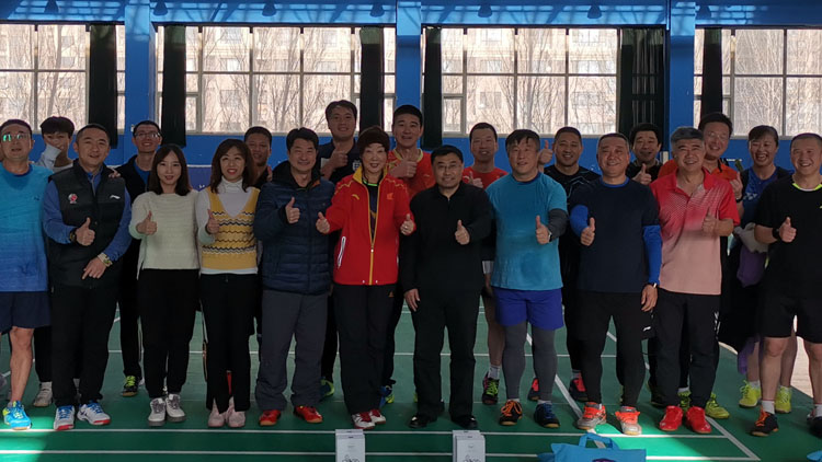 看球吧
2019年教职工羽毛球双打比赛落幕