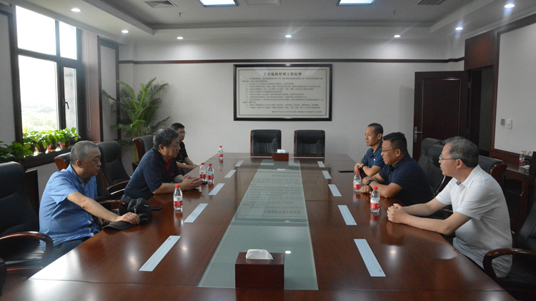 中国教育报刊社副社长吕同舟来校调研采访