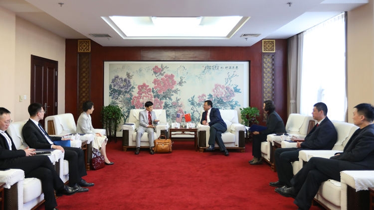 我校与美国玛赫西管理大学签订联合培养博士研究生协议