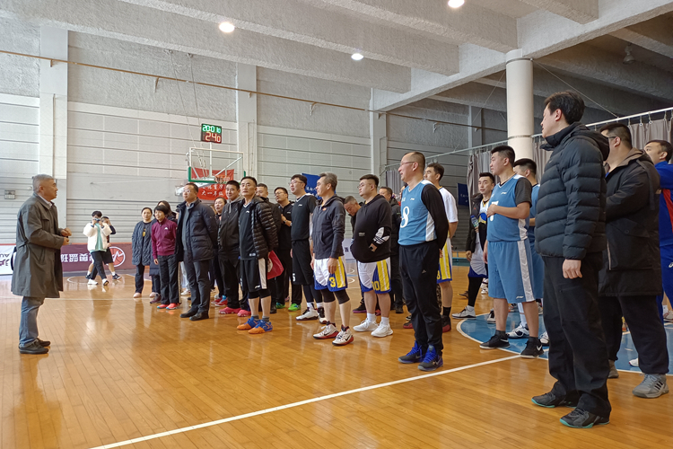 2021年看球吧
教职工篮球赛圆满闭幕