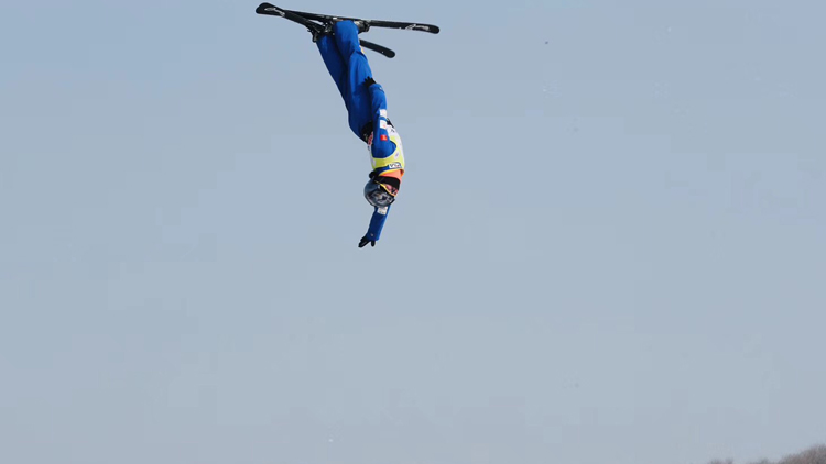 自由式滑雪空中技巧2018-2019世界杯总决赛我校运动员包揽冠军