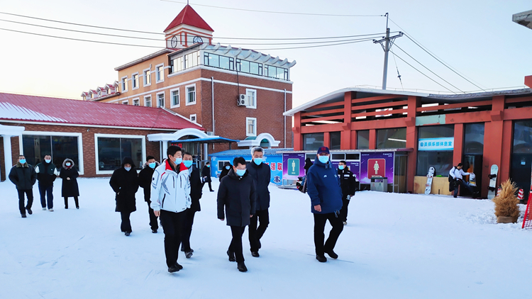副省长张立林来雪上运动中心调研指导疫情防控工作