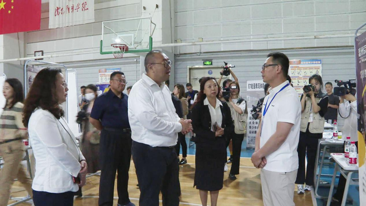 主题教育增动力  百日冲刺促就业  就业扬帆  政策护航——辽宁省2023届体育类高校毕业生大型招聘会在我校成功举办