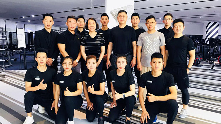 副院长唐广宁和社会体育学院负责人赴K11韦德伍斯旗舰店考察